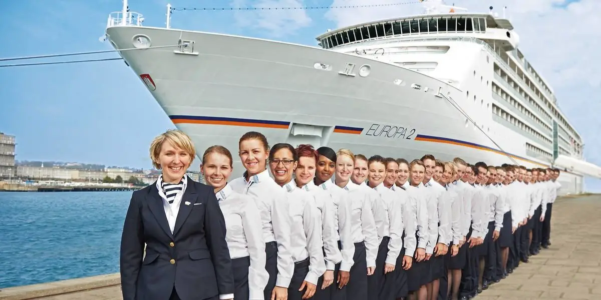 what is it like to work on a cruise ship